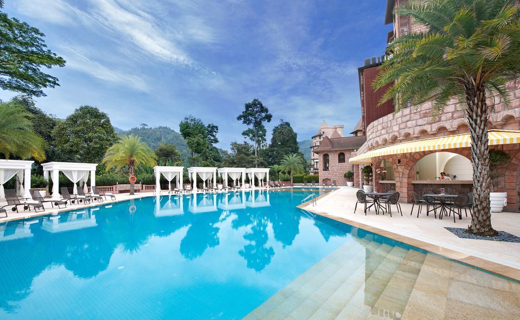 The Chateau Spa & Wellness Resort Bukittinggi Exterior foto